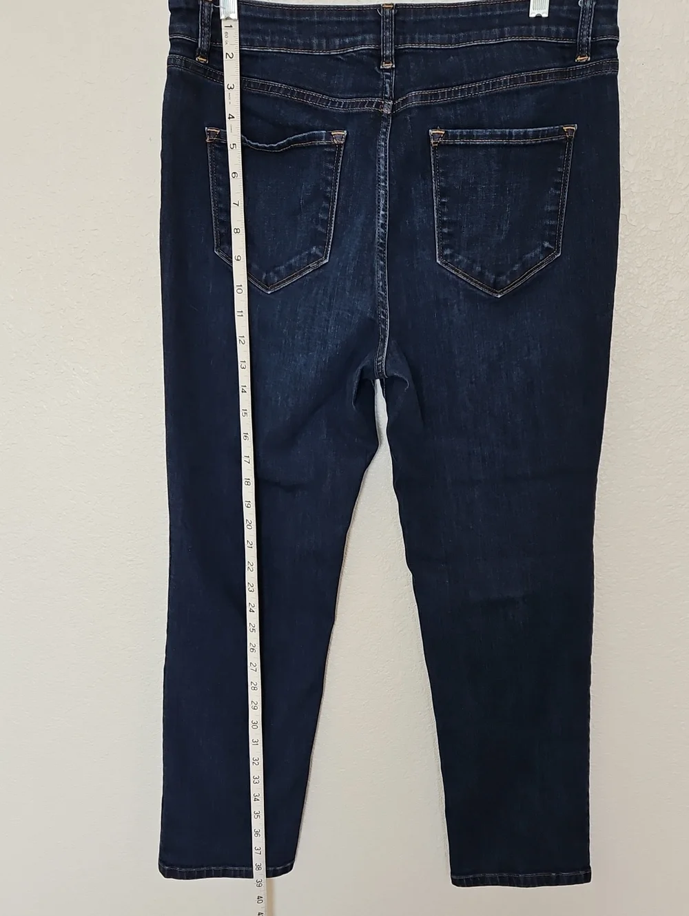 Liz Claiborne Girlfriend Straight-Leg Mid Rise Jeans ~ Size 14